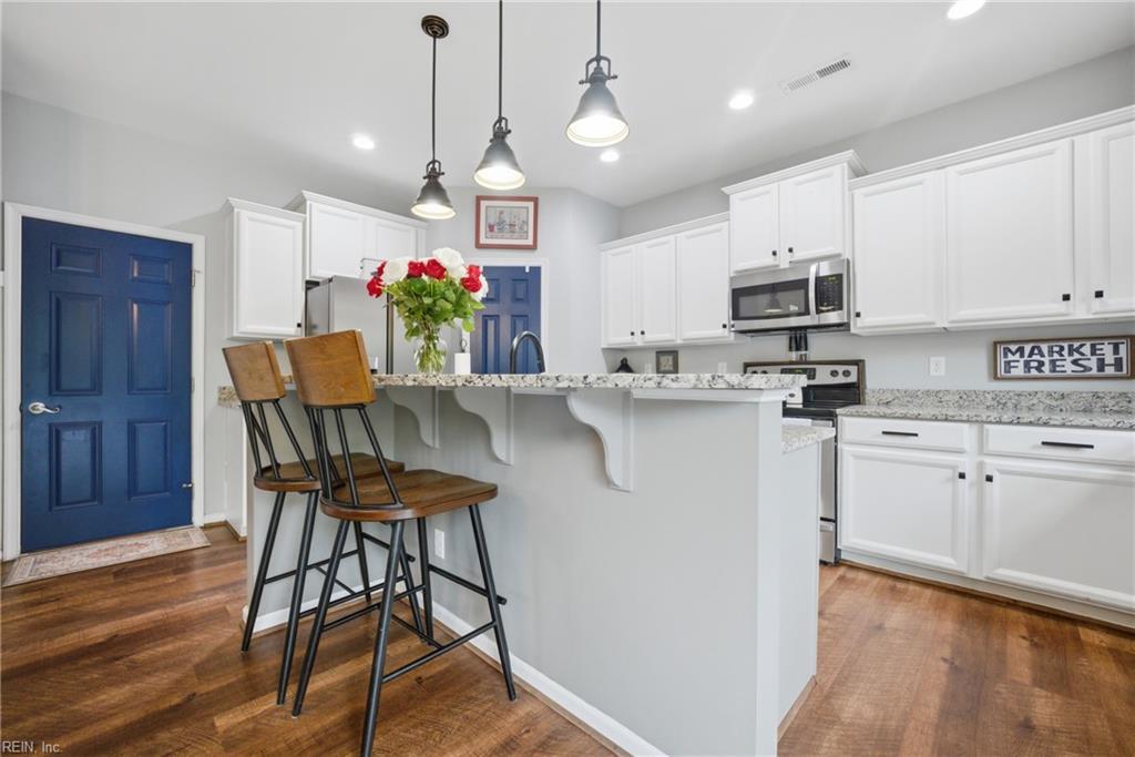 1864 Fishing Circle interior 11