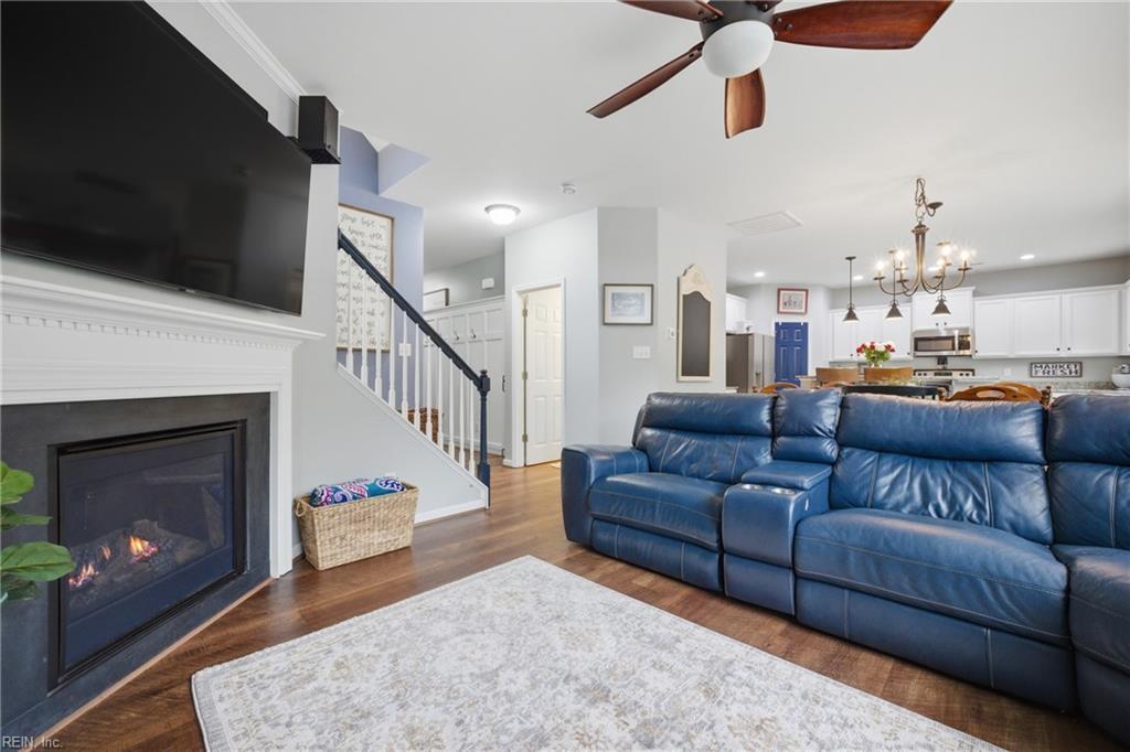 1864 Fishing Circle interior 8